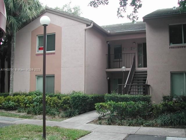 Recently Rented: $2,300 (2 beds, 2 baths, 1224 Square Feet)