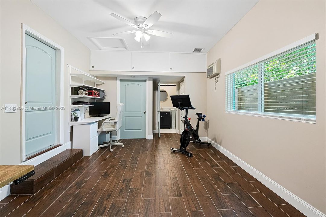 Recently Sold: $1,250,000 (4 beds, 2 baths, 2244 Square Feet)