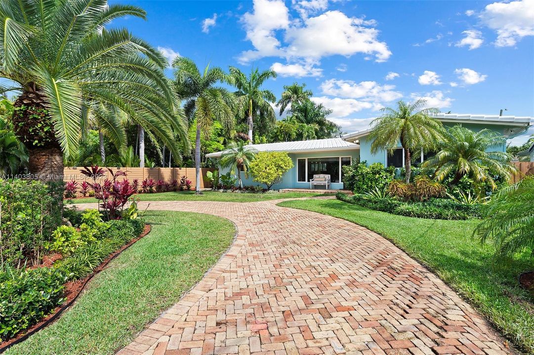 Recently Sold: $1,250,000 (4 beds, 2 baths, 2244 Square Feet)