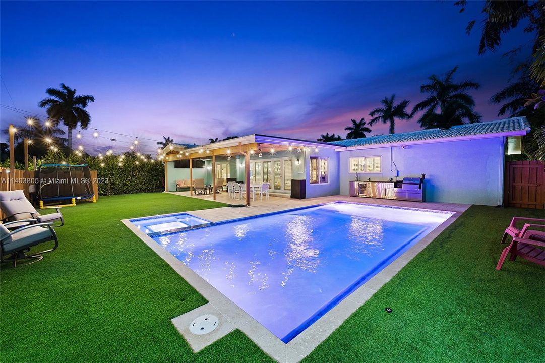 Recently Sold: $1,250,000 (4 beds, 2 baths, 2244 Square Feet)