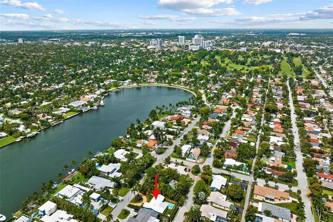 Recently Sold: $1,250,000 (4 beds, 2 baths, 2244 Square Feet)