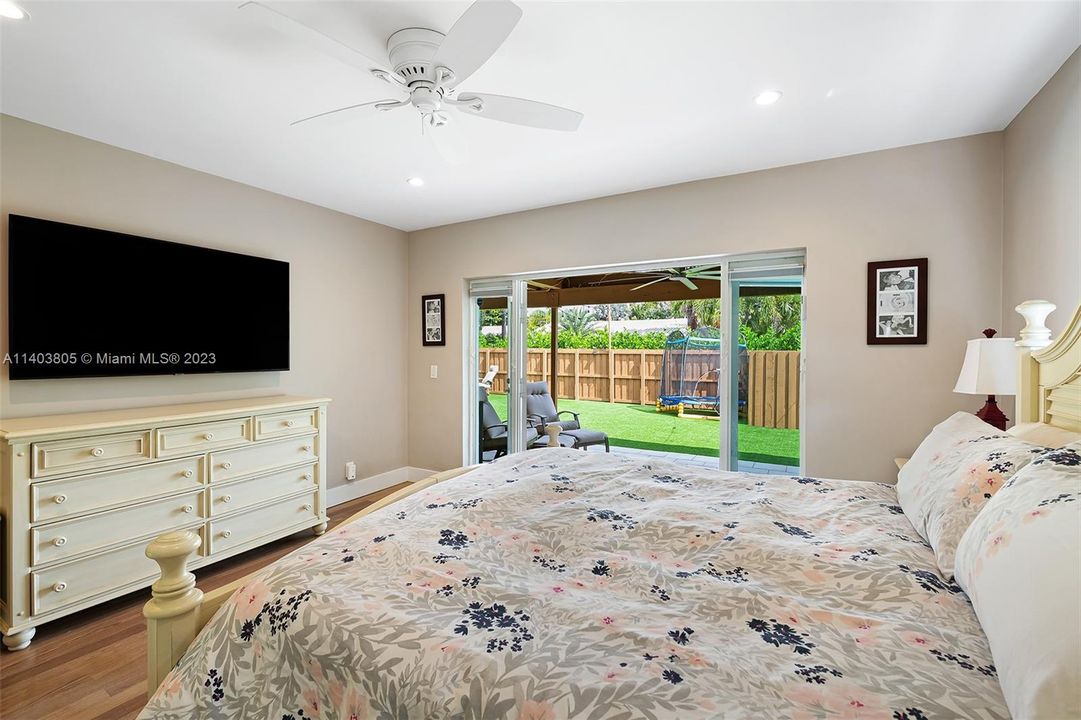 Recently Sold: $1,250,000 (4 beds, 2 baths, 2244 Square Feet)