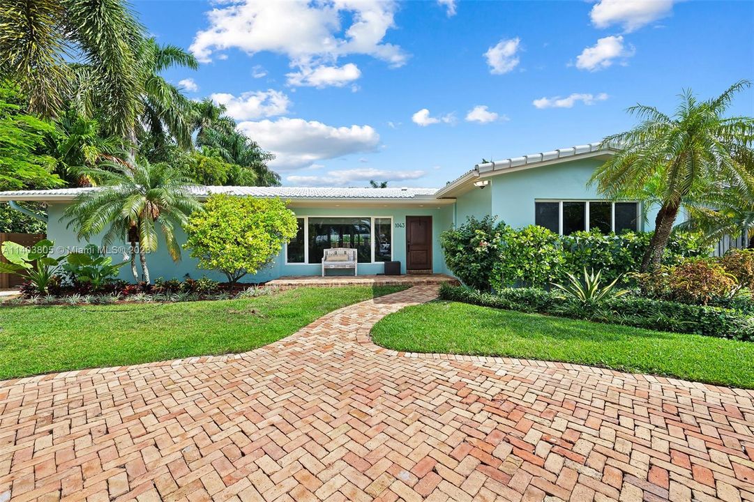 Recently Sold: $1,250,000 (4 beds, 2 baths, 2244 Square Feet)