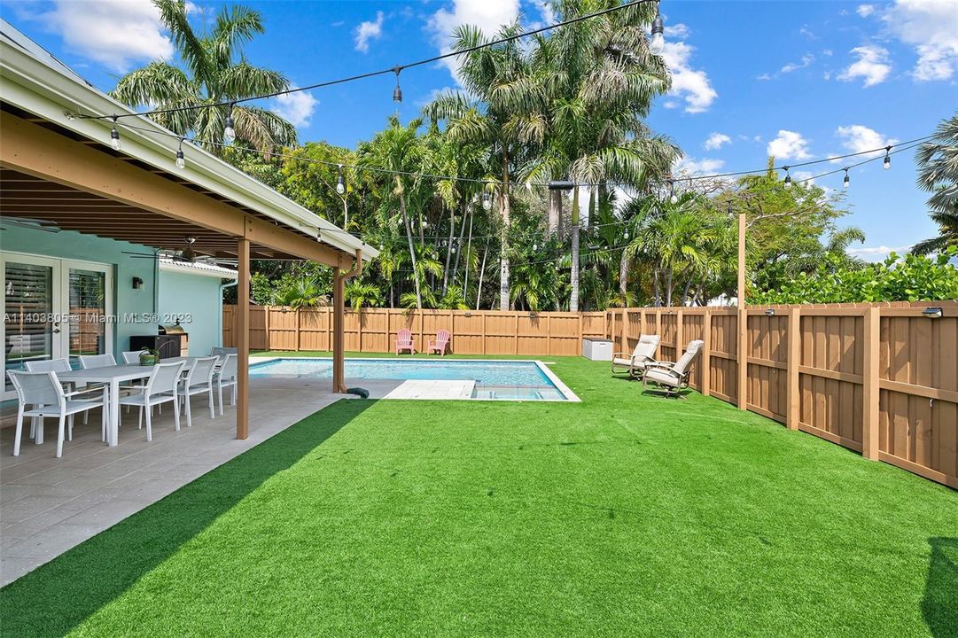 Recently Sold: $1,250,000 (4 beds, 2 baths, 2244 Square Feet)