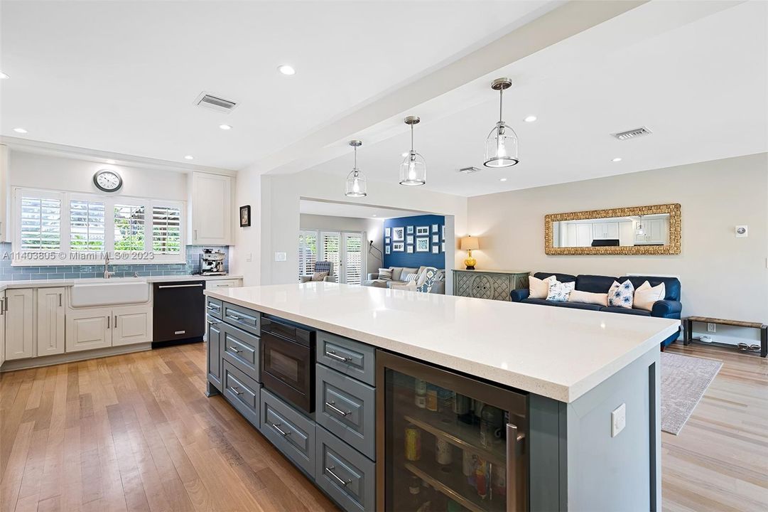 Recently Sold: $1,250,000 (4 beds, 2 baths, 2244 Square Feet)