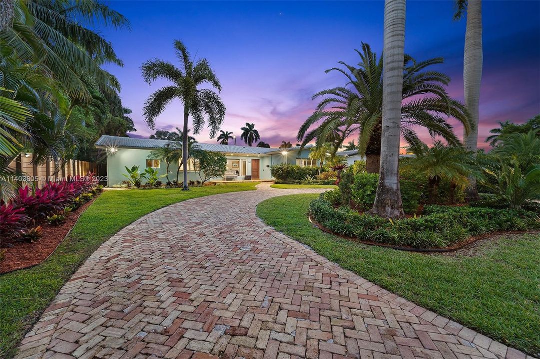 Recently Sold: $1,250,000 (4 beds, 2 baths, 2244 Square Feet)