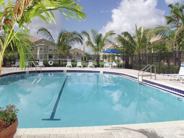 最近售出: $235,000 (2 贝兹, 2 浴室, 1276 平方英尺)