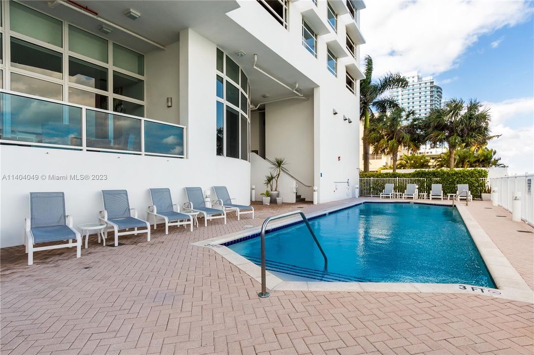 Recently Sold: $579,000 (1 beds, 2 baths, 950 Square Feet)