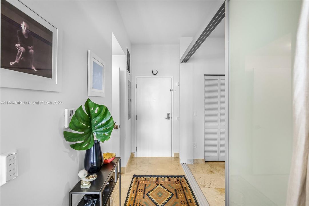 Recently Sold: $579,000 (1 beds, 2 baths, 950 Square Feet)