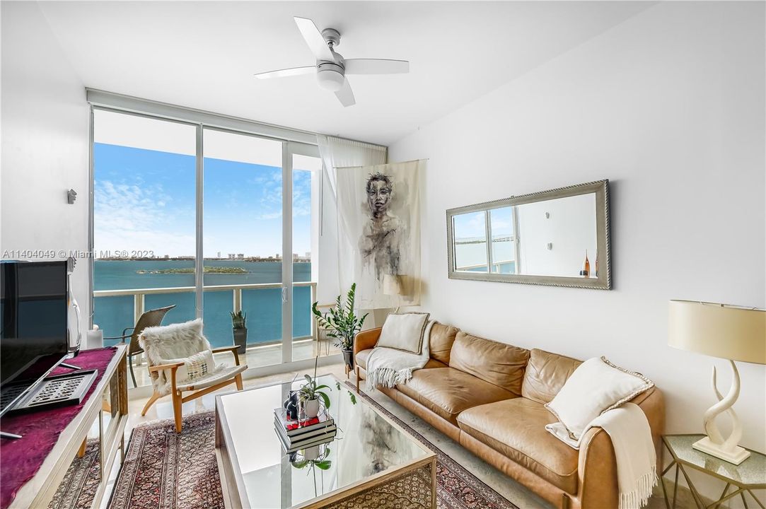 Recently Sold: $579,000 (1 beds, 2 baths, 950 Square Feet)