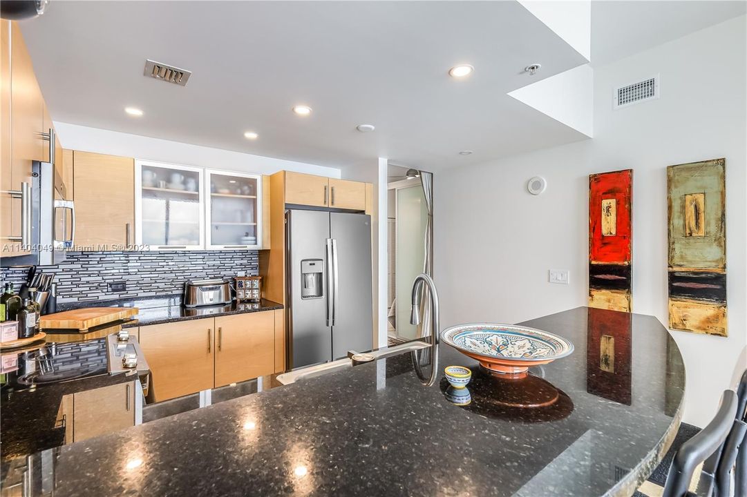 Recently Sold: $579,000 (1 beds, 2 baths, 950 Square Feet)