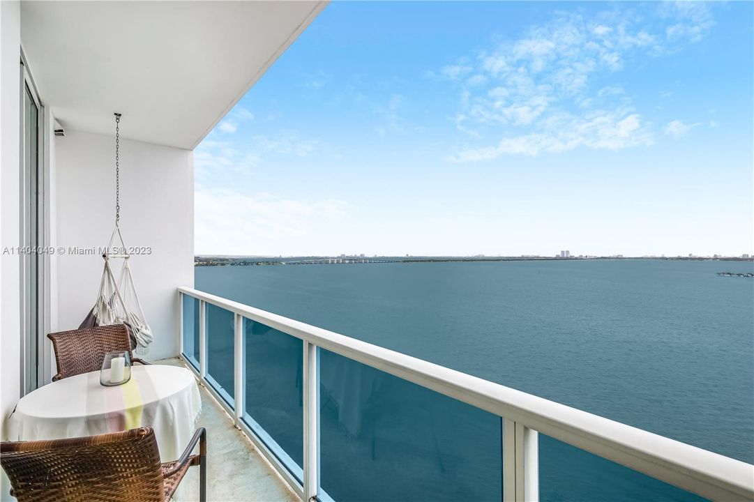 Recently Sold: $579,000 (1 beds, 2 baths, 950 Square Feet)