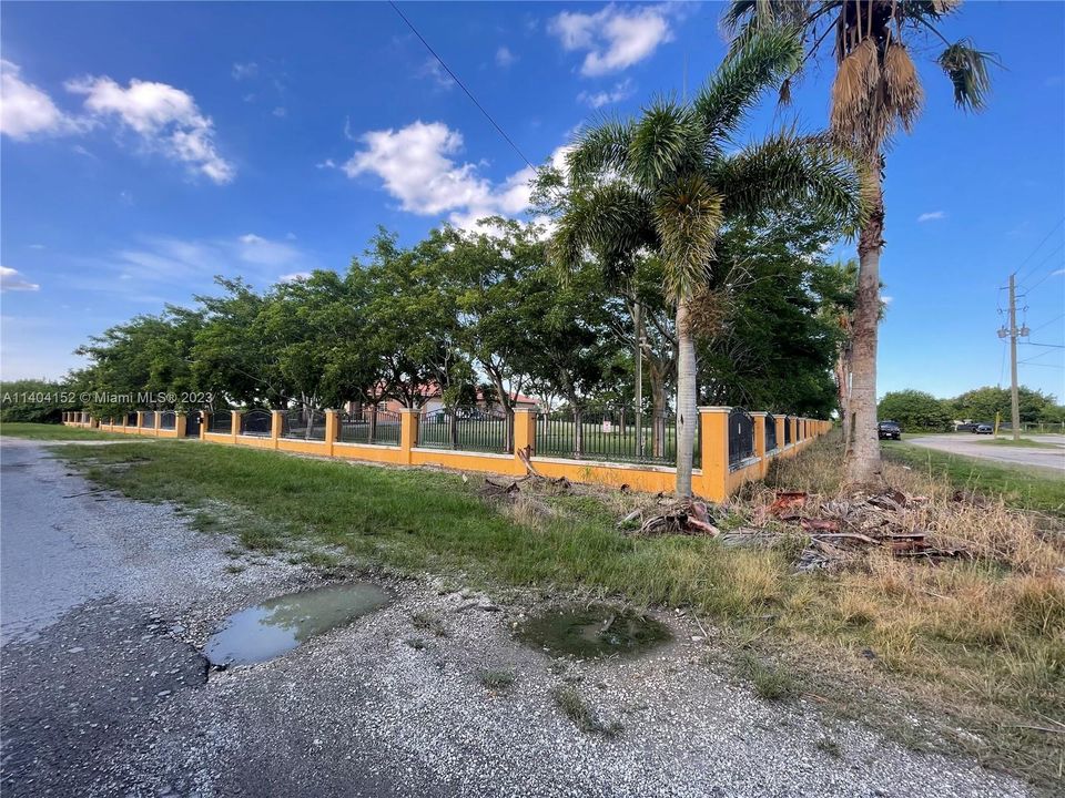 For Sale: $5,500,000 (4 beds, 3 baths, 2813 Square Feet)