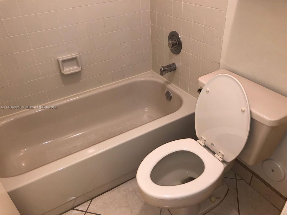 Recientemente alquilado: $2,200 (2 camas, 2 baños, 1005 Pies cuadrados)