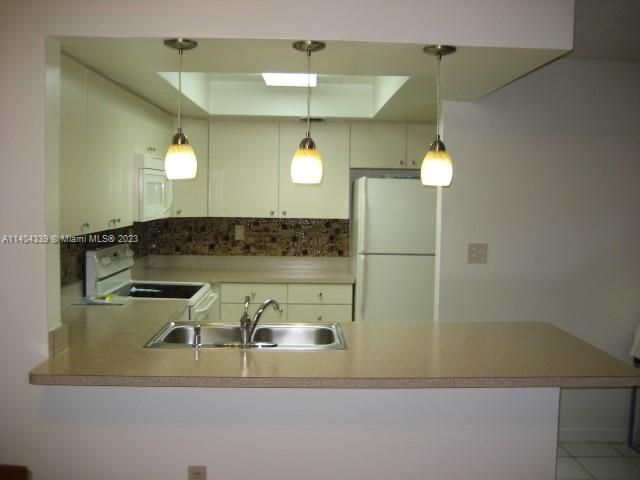 Recientemente alquilado: $2,200 (2 camas, 2 baños, 1005 Pies cuadrados)