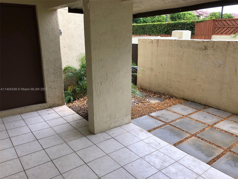 Recientemente alquilado: $2,200 (2 camas, 2 baños, 1005 Pies cuadrados)