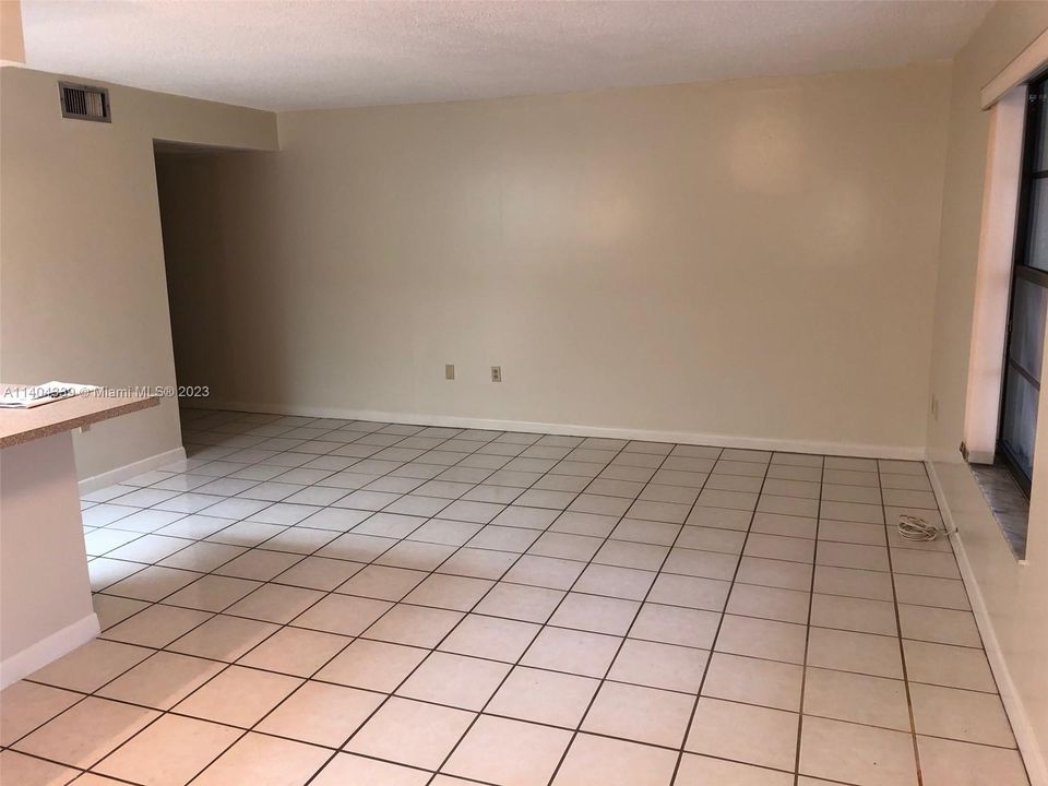 Recientemente alquilado: $2,200 (2 camas, 2 baños, 1005 Pies cuadrados)