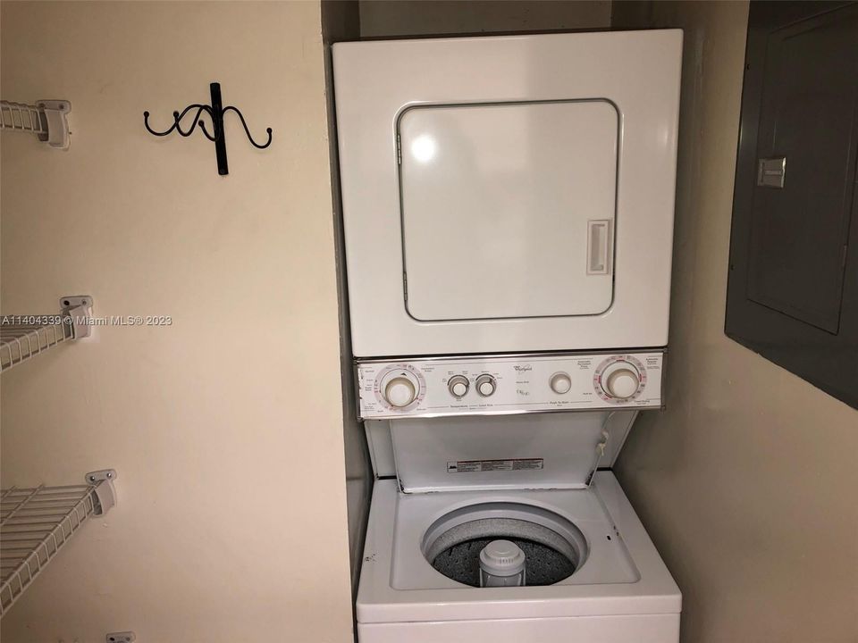 Recientemente alquilado: $2,200 (2 camas, 2 baños, 1005 Pies cuadrados)