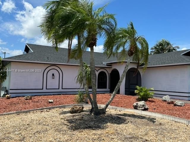 Recently Rented: $2,600 (4 beds, 2 baths, 1435 Square Feet)