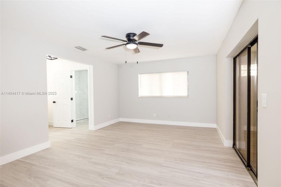 Recently Rented: $2,600 (4 beds, 2 baths, 1435 Square Feet)