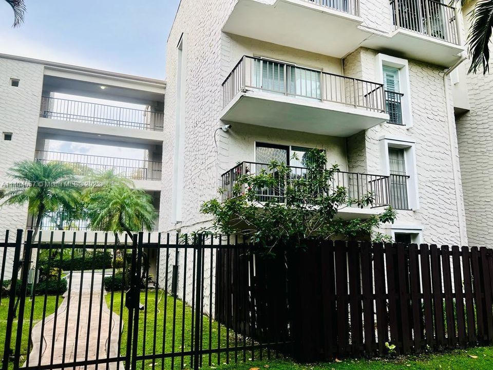 Third floor corner unit