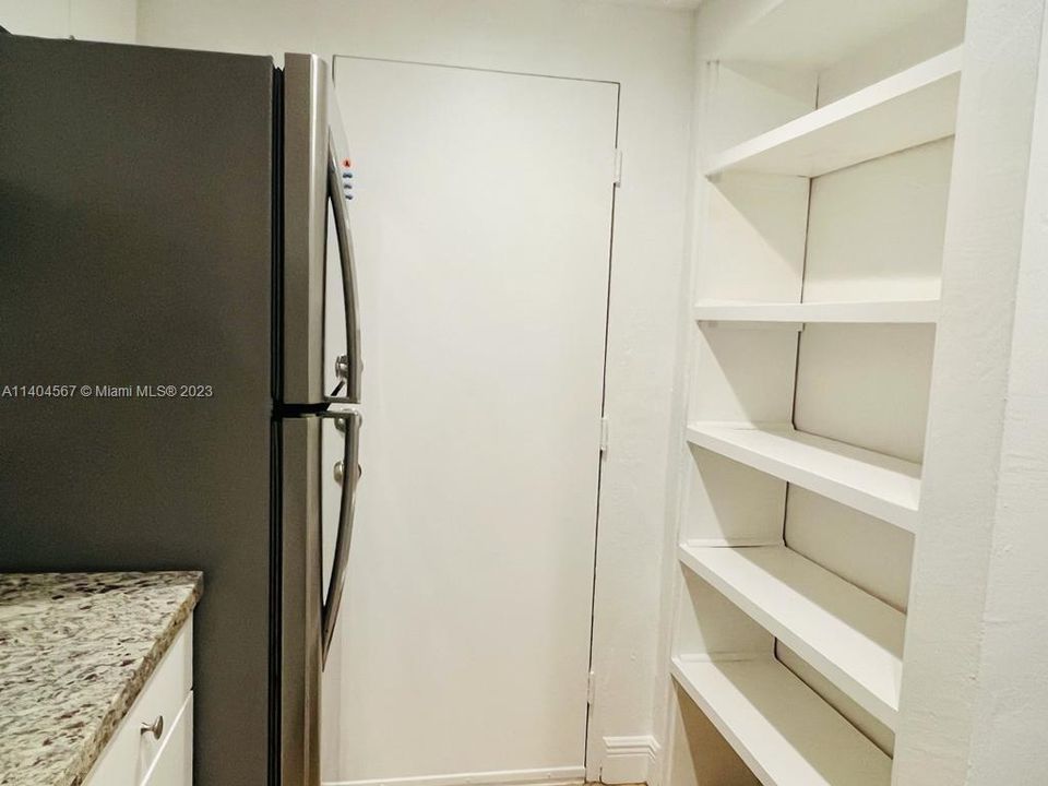 Built in pantry shelvings