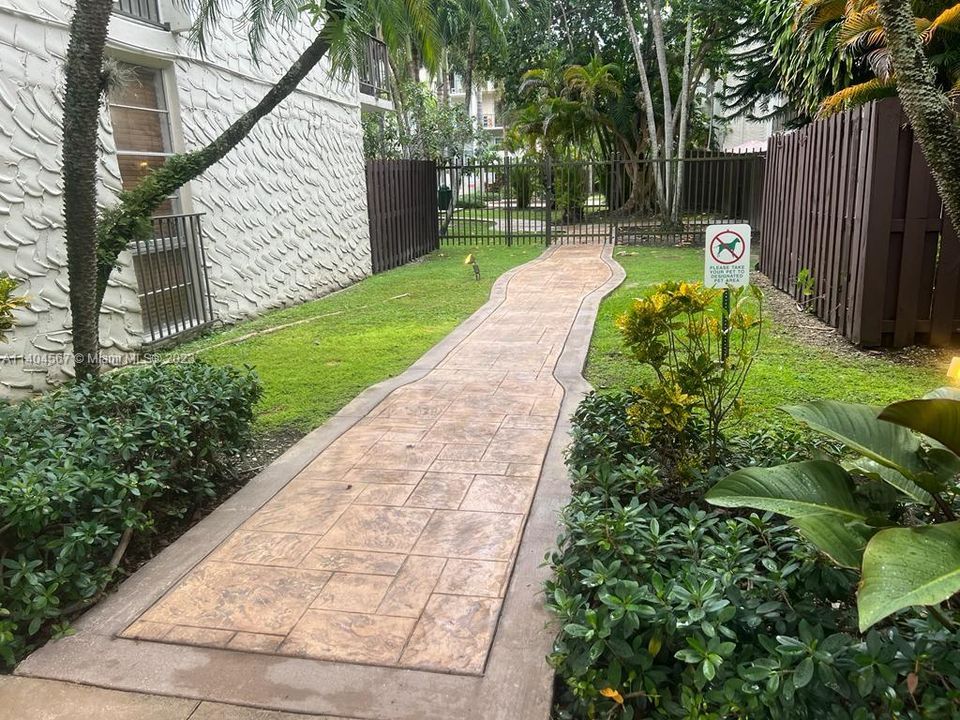 Luscious landscapes align the pathways