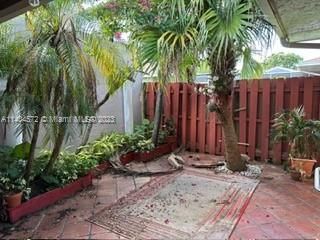 Vendido Recientemente: $300,000 (3 camas, 2 baños, 1229 Pies cuadrados)