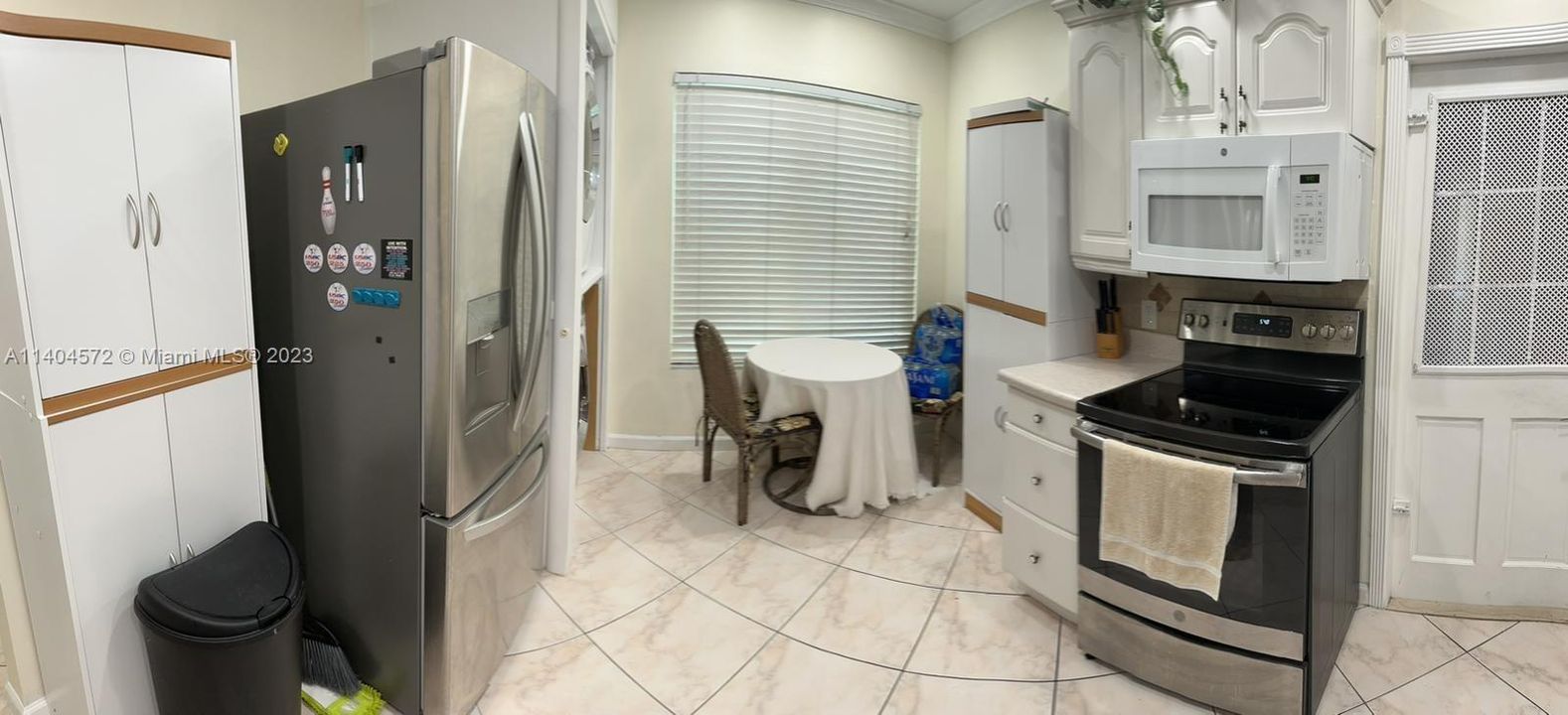 Vendido Recientemente: $300,000 (3 camas, 2 baños, 1229 Pies cuadrados)