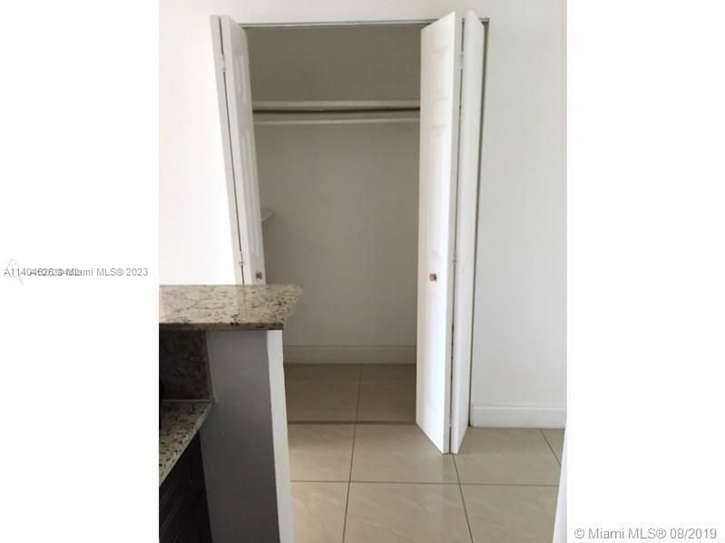 Recently Sold: $220,000 (1 beds, 1 baths, 714 Square Feet)