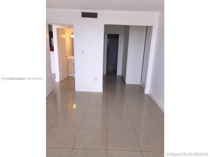 Recently Sold: $220,000 (1 beds, 1 baths, 714 Square Feet)