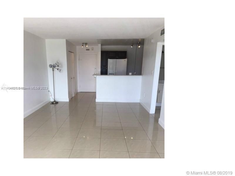 Recently Sold: $220,000 (1 beds, 1 baths, 714 Square Feet)