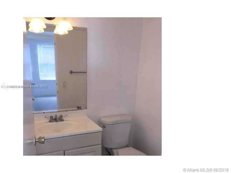 Recently Sold: $220,000 (1 beds, 1 baths, 714 Square Feet)