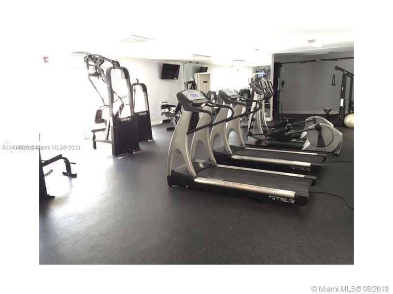 Recently Sold: $220,000 (1 beds, 1 baths, 714 Square Feet)