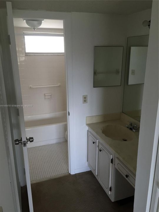 Recently Rented: $2,200 (2 beds, 2 baths, 1161 Square Feet)