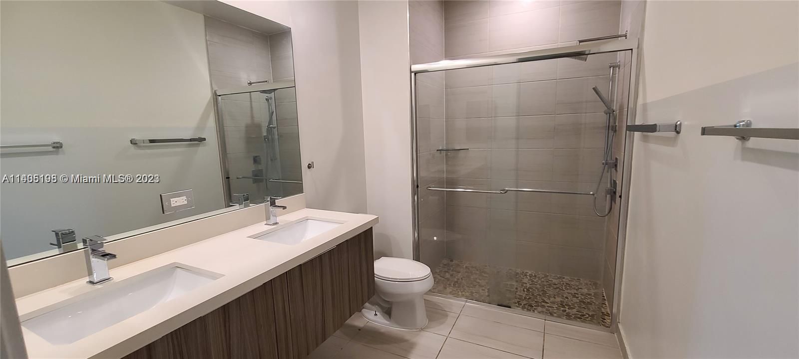 Recently Rented: $3,500 (3 beds, 2 baths, 1397 Square Feet)