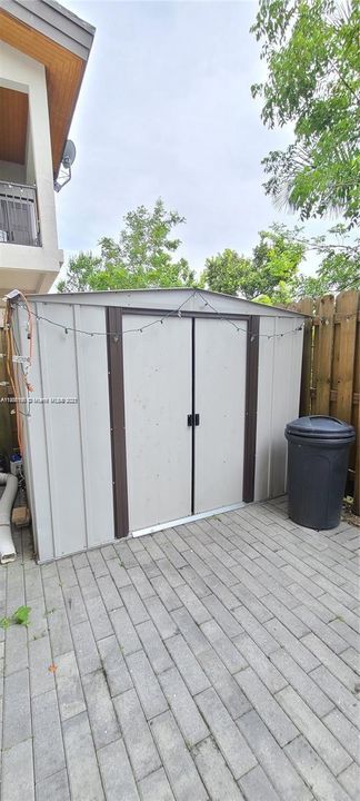 Recently Rented: $3,500 (3 beds, 2 baths, 1397 Square Feet)