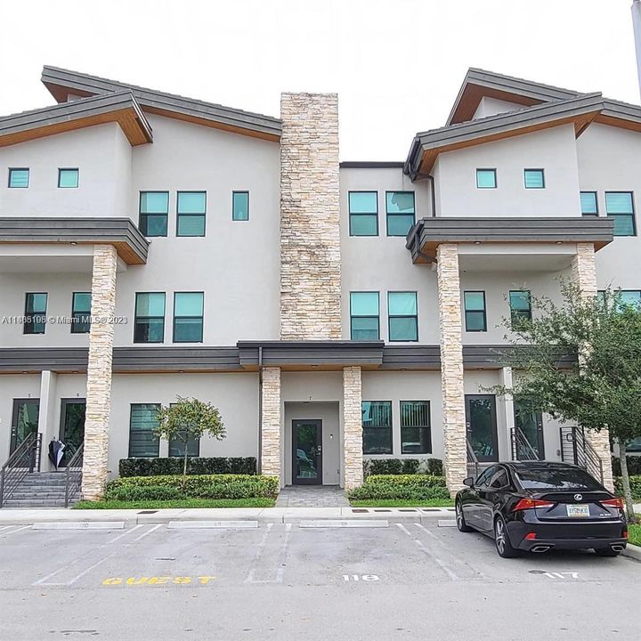 Recently Rented: $3,500 (3 beds, 2 baths, 1397 Square Feet)