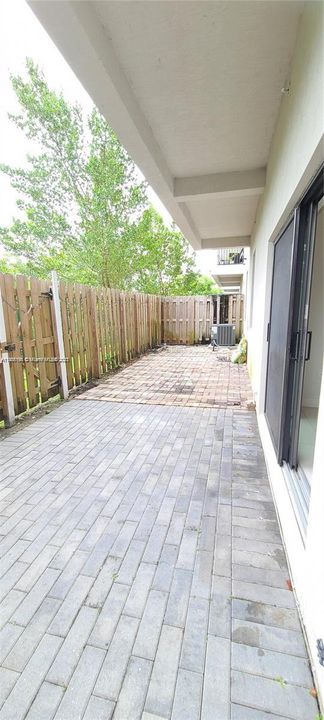 Recently Rented: $3,500 (3 beds, 2 baths, 1397 Square Feet)