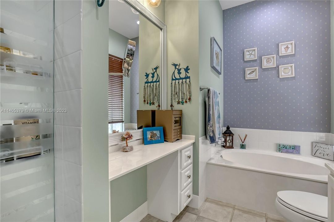 Recently Sold: $599,000 (3 beds, 2 baths, 2000 Square Feet)