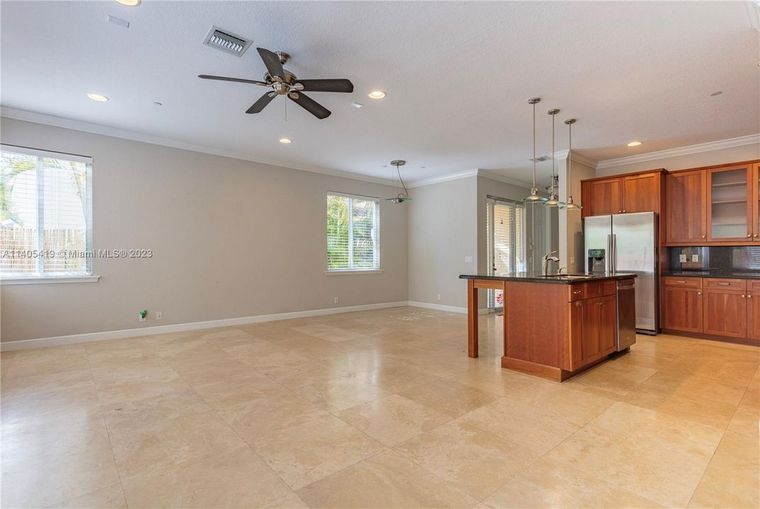 Kitchen & Dining room