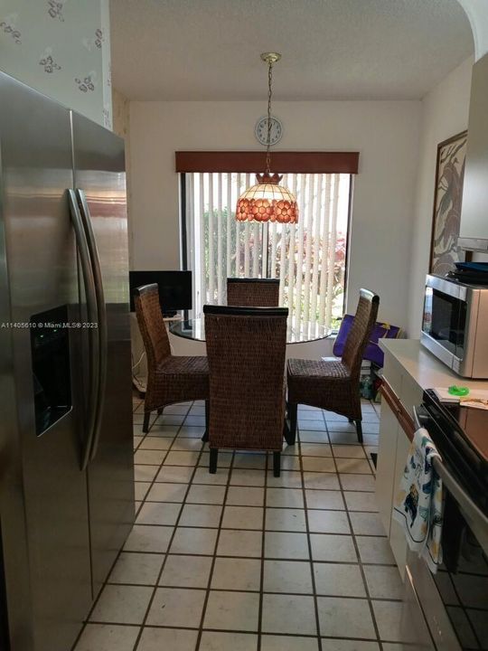 Vendido Recientemente: $199,900 (2 camas, 2 baños, 1260 Pies cuadrados)