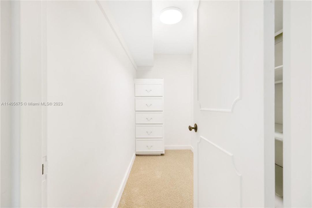 Vendido Recientemente: $1,320,000 (2 camas, 2 baños, 2116 Pies cuadrados)