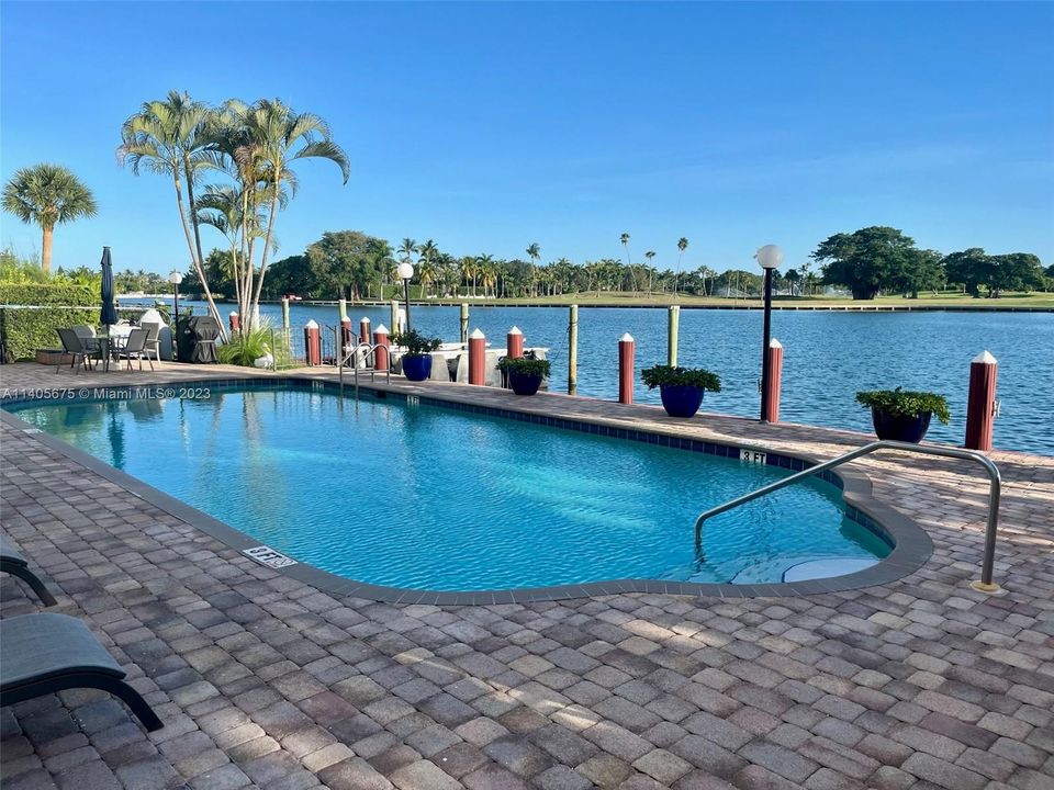 Vendido Recientemente: $1,320,000 (2 camas, 2 baños, 2116 Pies cuadrados)