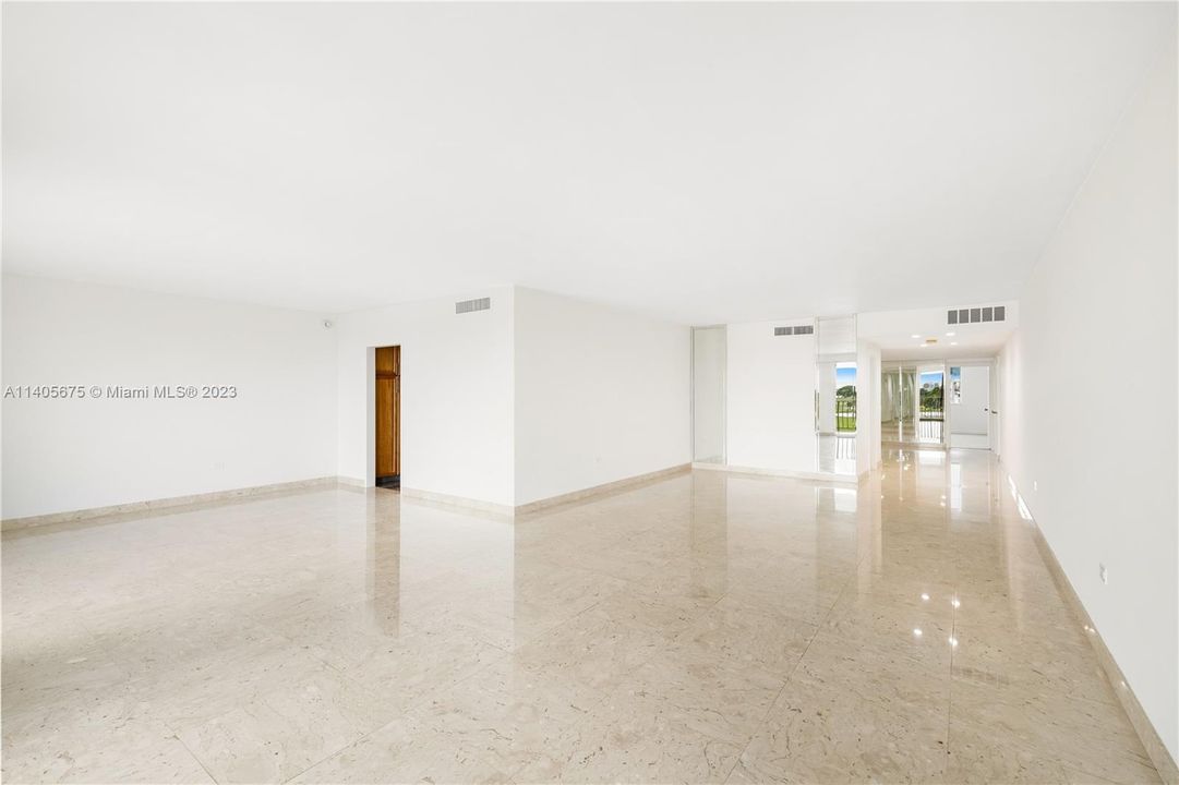 Vendido Recientemente: $1,320,000 (2 camas, 2 baños, 2116 Pies cuadrados)