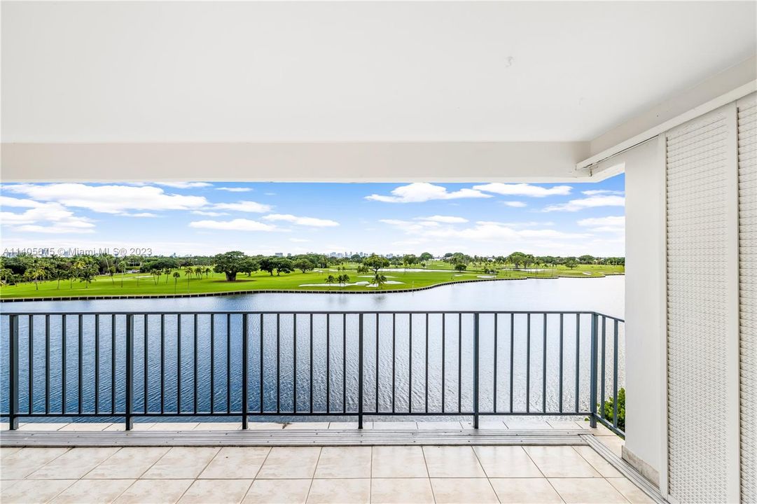 Vendido Recientemente: $1,320,000 (2 camas, 2 baños, 2116 Pies cuadrados)