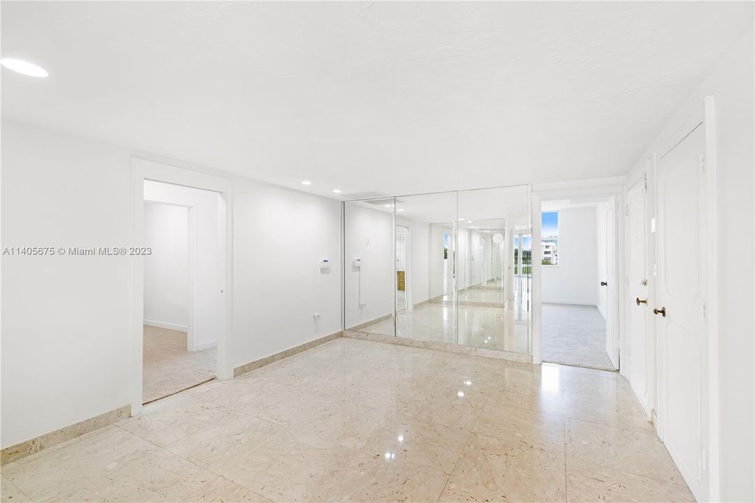 Vendido Recientemente: $1,320,000 (2 camas, 2 baños, 2116 Pies cuadrados)