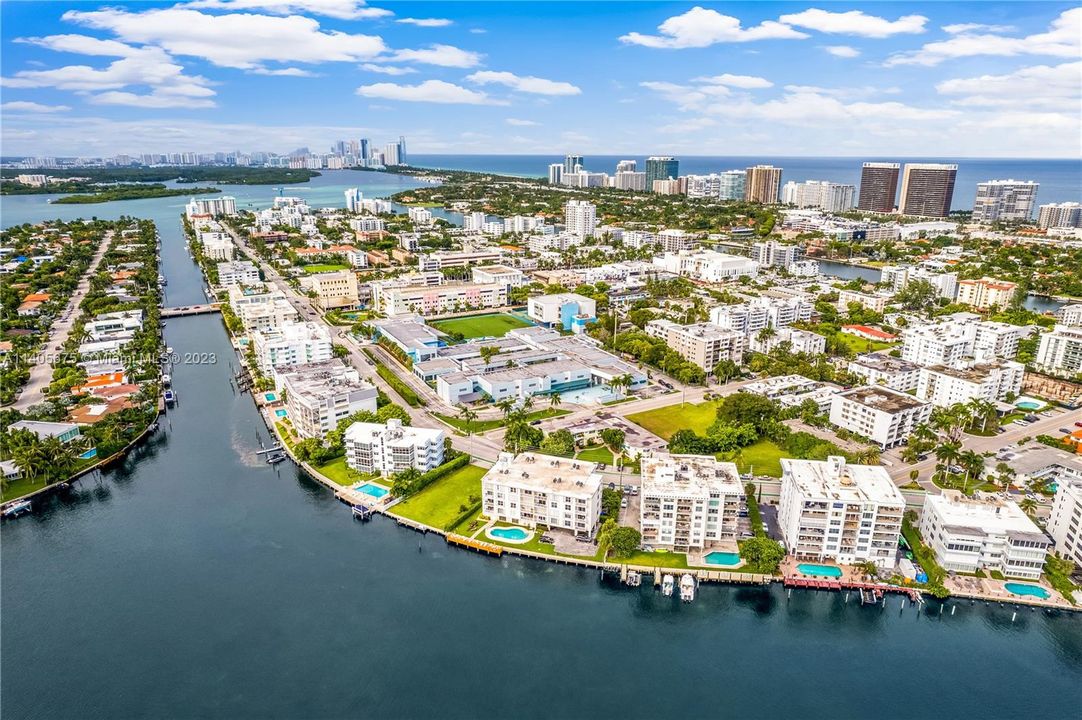 Vendido Recientemente: $1,320,000 (2 camas, 2 baños, 2116 Pies cuadrados)