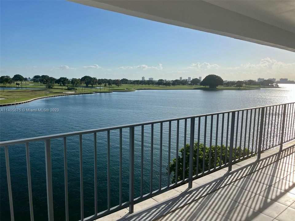 Vendido Recientemente: $1,320,000 (2 camas, 2 baños, 2116 Pies cuadrados)