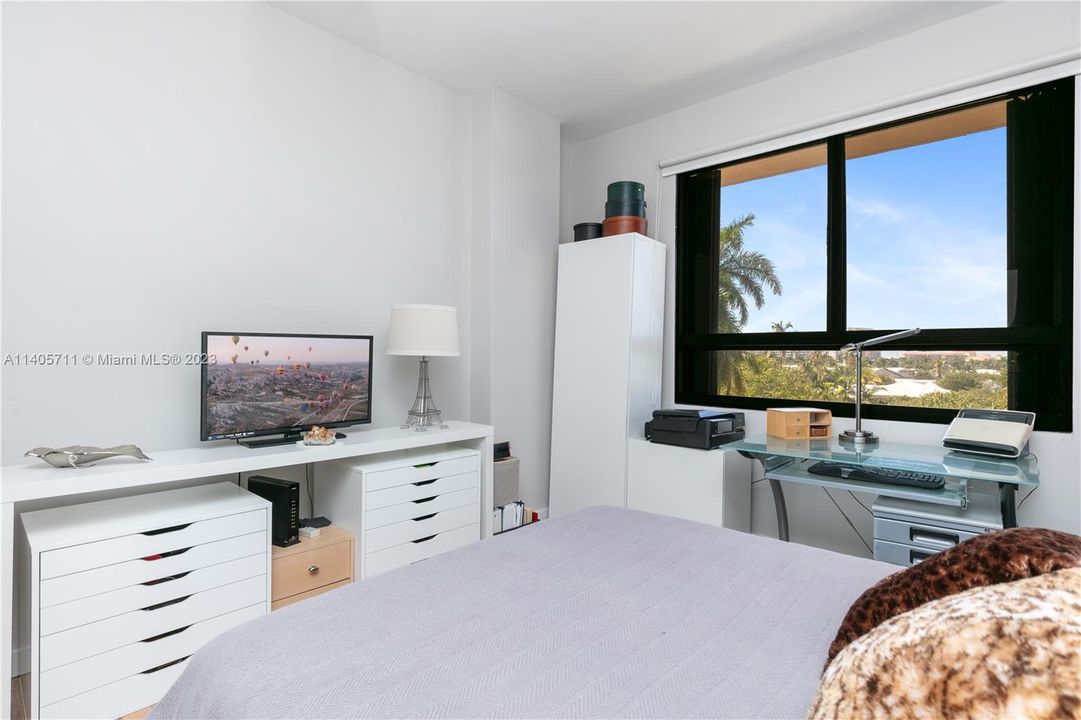 Recently Sold: $960,000 (2 beds, 2 baths, 1547 Square Feet)